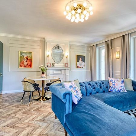 The Doors Luxury Apartment Mosonmagyaróvár Exteriör bild