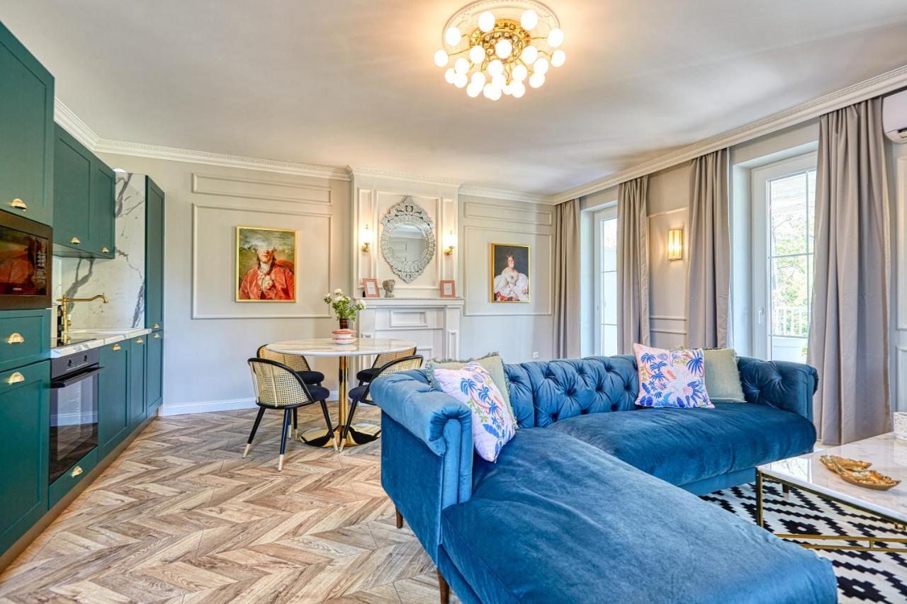 The Doors Luxury Apartment Mosonmagyaróvár Exteriör bild