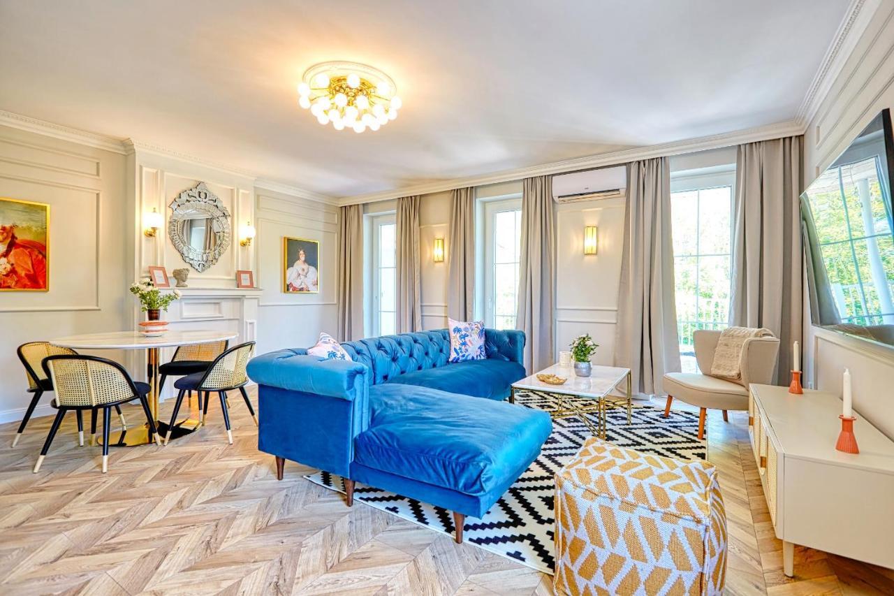 The Doors Luxury Apartment Mosonmagyaróvár Exteriör bild