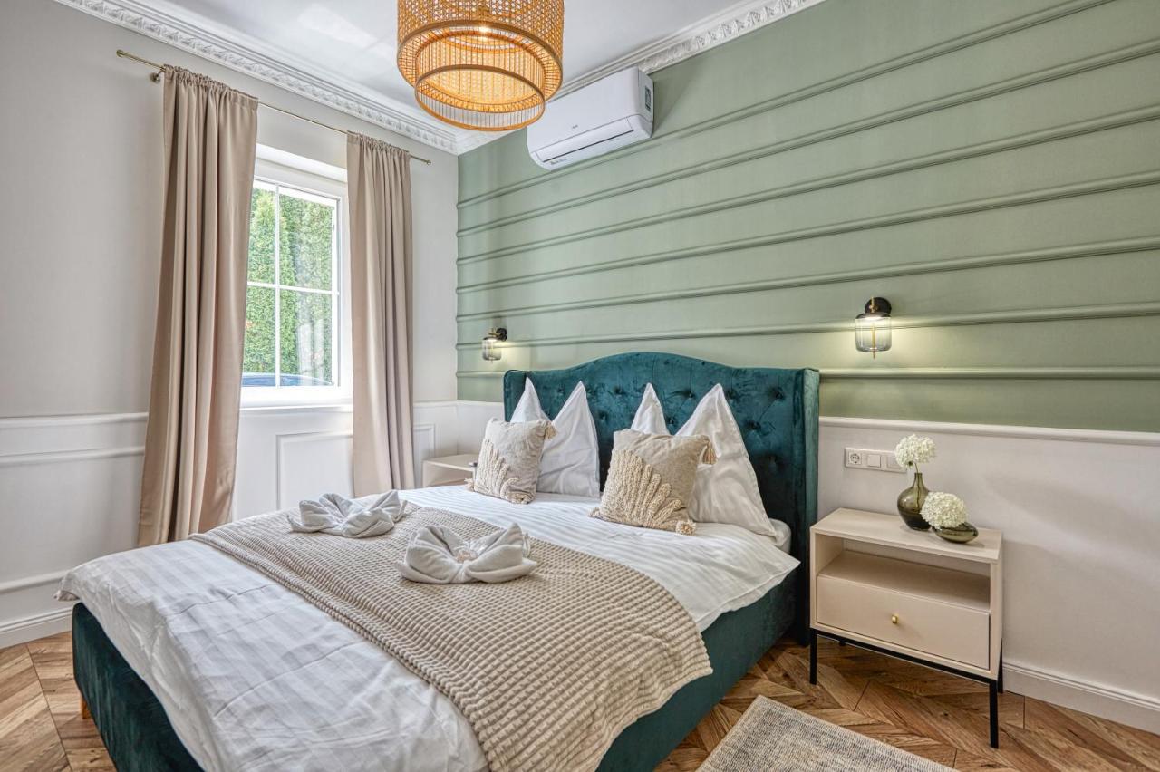 The Doors Luxury Apartment Mosonmagyaróvár Exteriör bild