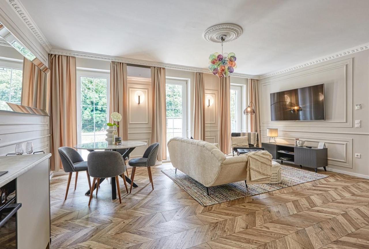 The Doors Luxury Apartment Mosonmagyaróvár Exteriör bild