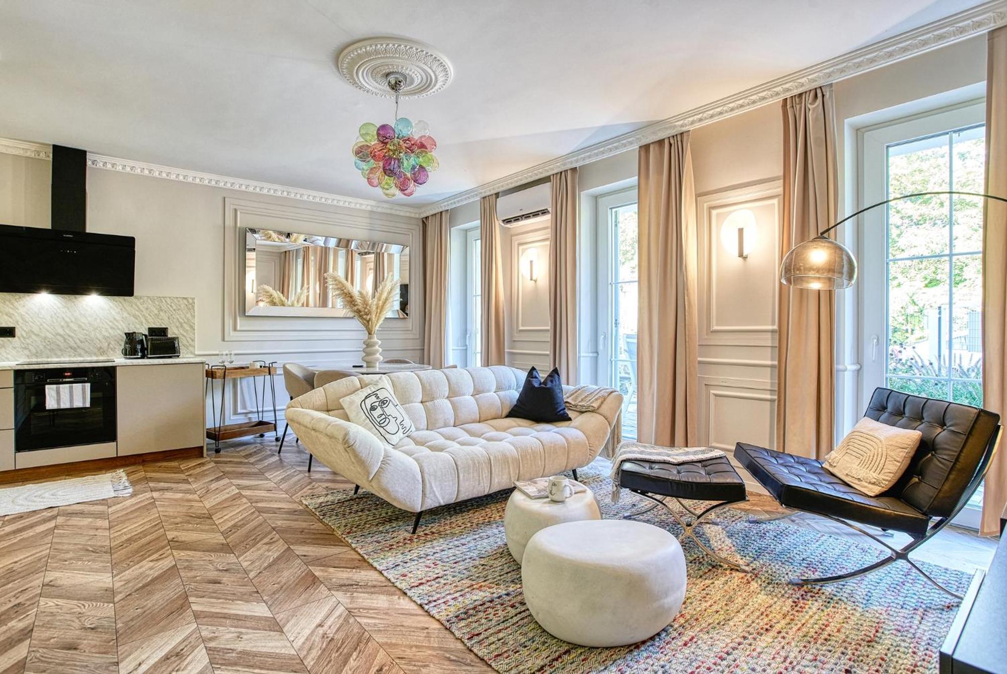 The Doors Luxury Apartment Mosonmagyaróvár Exteriör bild