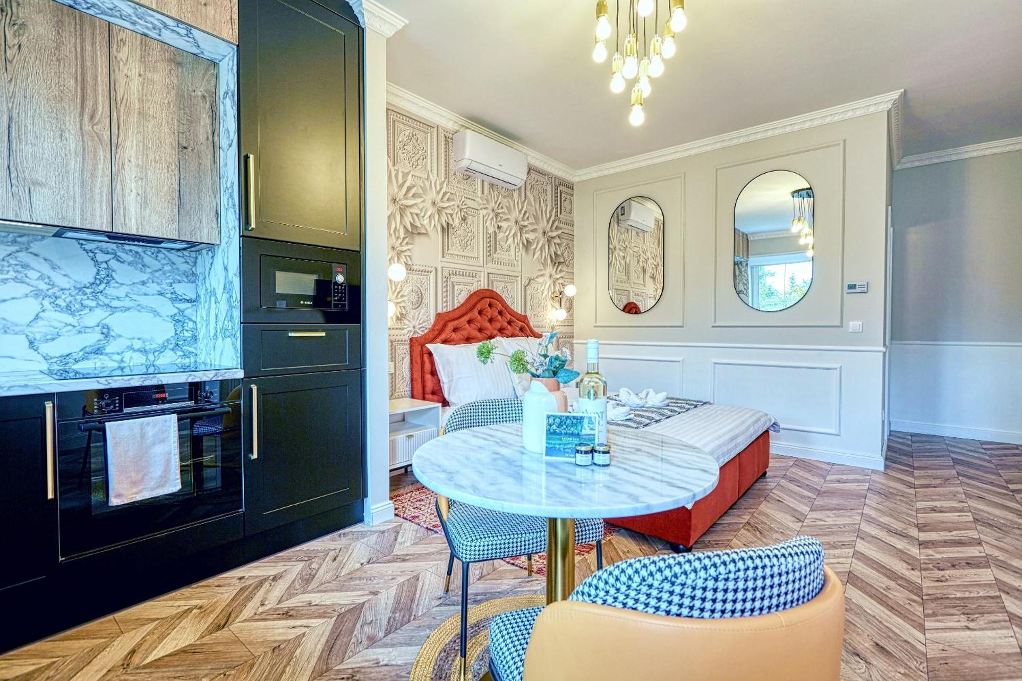 The Doors Luxury Apartment Mosonmagyaróvár Exteriör bild
