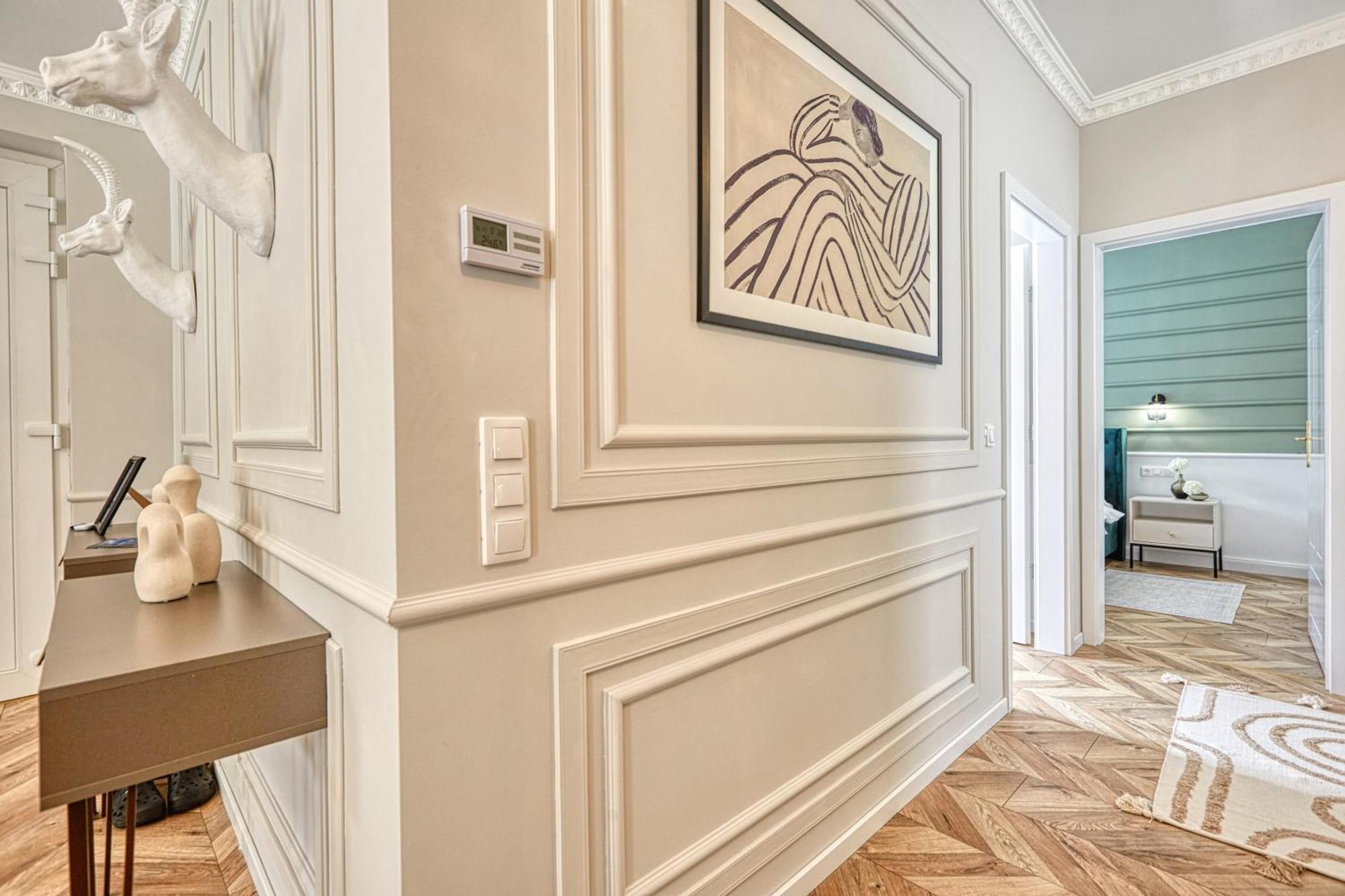 The Doors Luxury Apartment Mosonmagyaróvár Exteriör bild